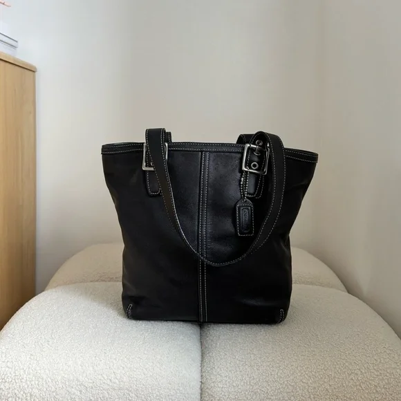 Vintage Coach Hamptons 9572 Leather Tote - Picture 2 of 10